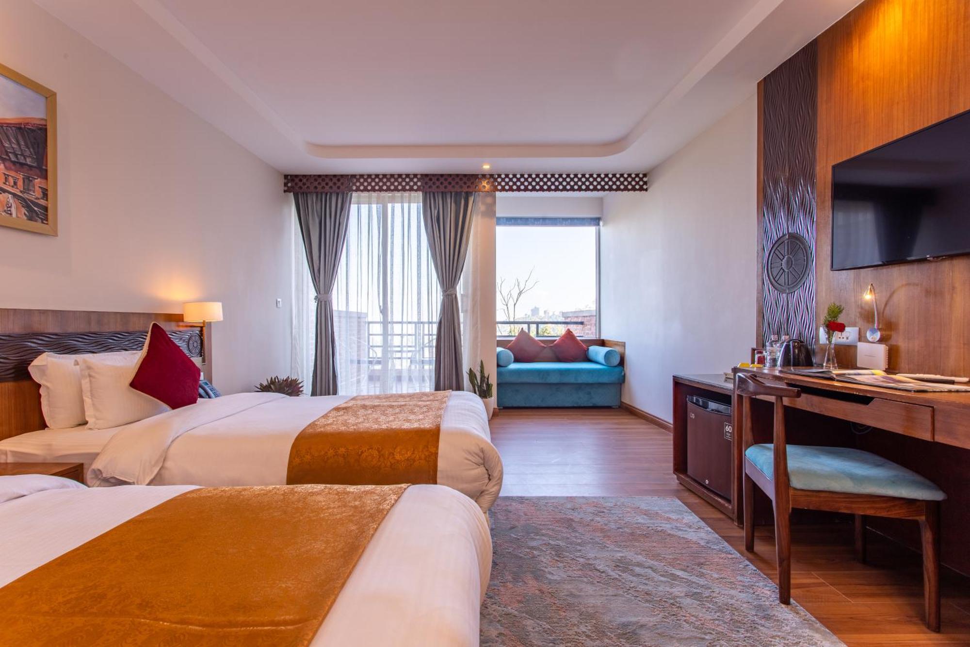 Hotel Sarathi Дхуликхел Экстерьер фото
